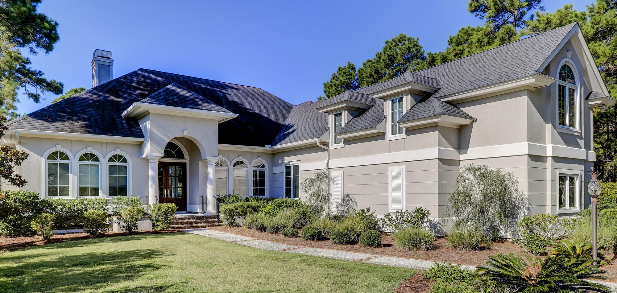 Why is Siding Cleaning Crucial in Humid Climates?